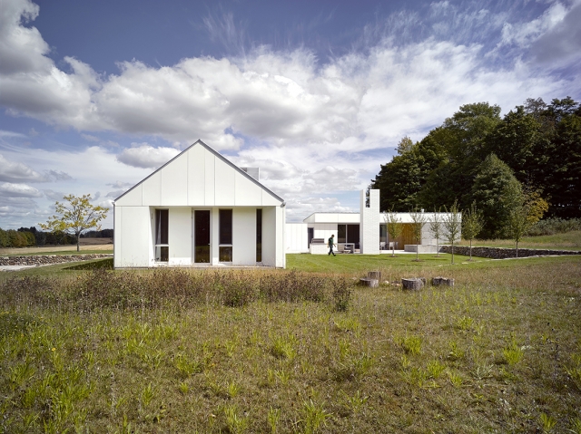 blOAAG Compass House
