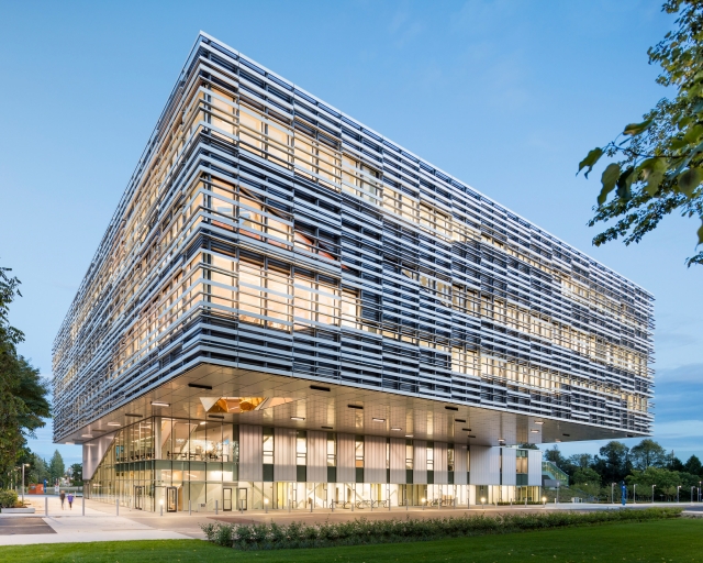 blOAAG Langara College Science & Technology Building