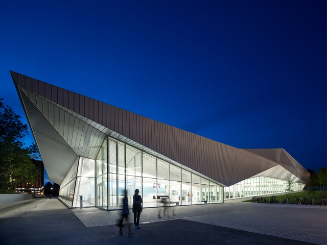 blOAAG UBC Aquatics Centre