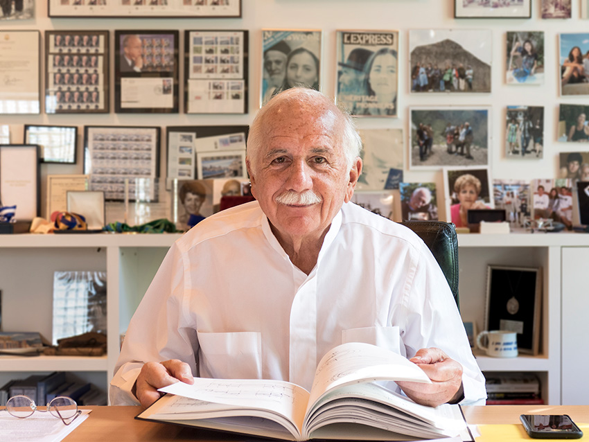 A portrait of Moshe Safdie